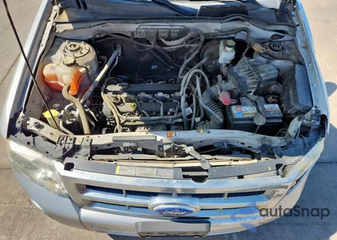 2012 Ford Escape Xlt z USA, uszkodzony, nr VIN 1FMCU9D73CKB68393